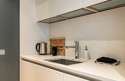 Laurieston Apartment | Simpsons Loan [428] is a Beautiful 2 bedroom Meadows apartment with stunning views.