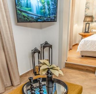Old Town Apartment | Sims Suites