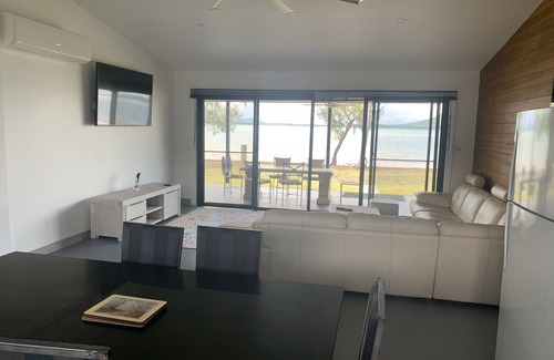Whitsundays Resort | Sinclair Bay Resort (Unit 1) - Private and secluded waterfront units