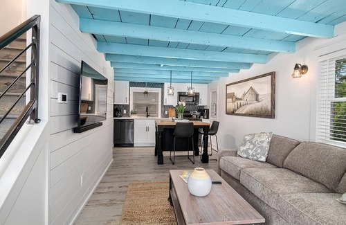 Saugatuck Cottage | Singapore Stable - Two Bedroom Cottage, Sleeps 4