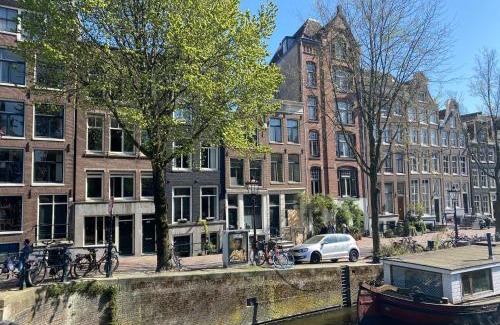 Burgwallen Nieuwe Zijde Bed & Breakfast | Singel Residence