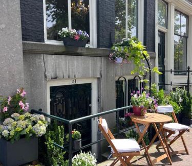 Burgwallen Nieuwe Zijde Bed & Breakfast | Singel Residence