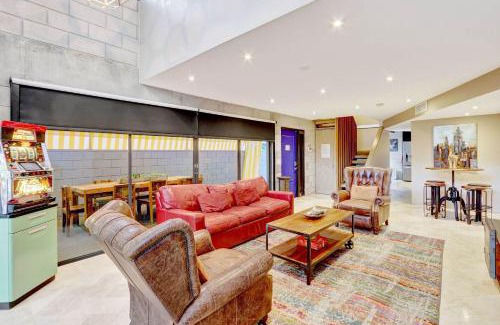 Hendricks and Venice Isles Apartment | Singer House on the Water