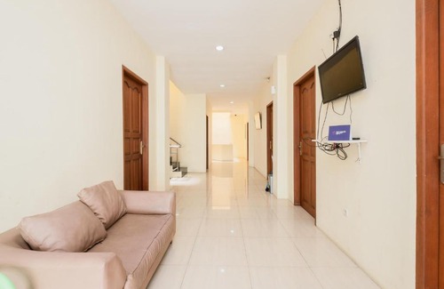 Tanjung Duren Utara Hostel | Singgahsini Daan Mogot 28