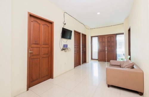 Tanjung Duren Utara Hostel | Singgahsini Daan Mogot 28