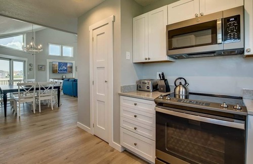 Tuckahoe House | Singing Sandpipers | 325 ft to the beach | Private Pool, Dog Friendly, Community Pool