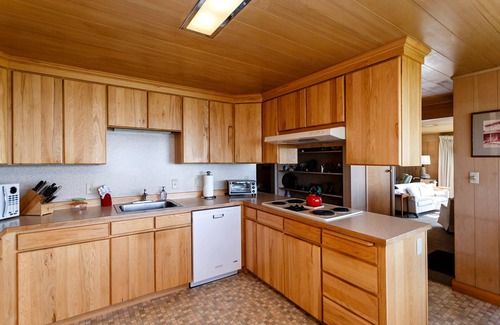 Arch Cape House | 'Singing Sands' at Arch Cape: Private Ocean Front Beach House
