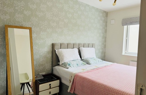 Kilcoole House | Single bed in a House