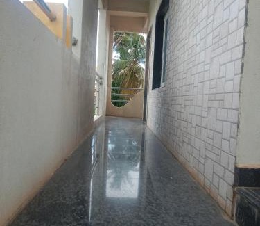 Khattalwada House | Single Bedroom Full independent house walkable distance to Dasarahalli Metro