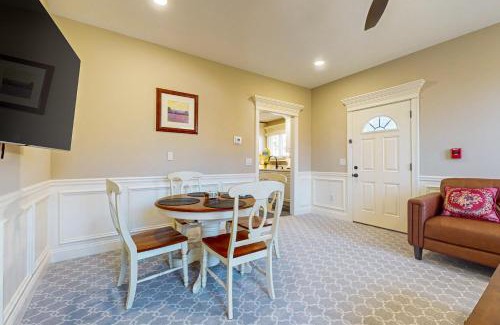 Holyoke Apartment | Single Bedroom - Victory Residence