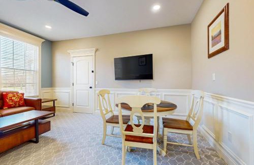 Holyoke Apartment | Single Bedroom - Victory Residence