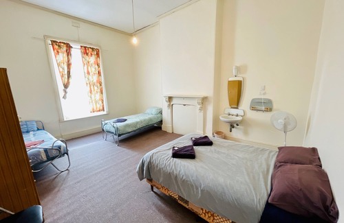 Wilmington House | Single, Couple and Family rooms available. Max 4 People in Family room.