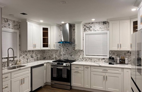 Highland Park House | Single family home close to universities and and major hospitals.