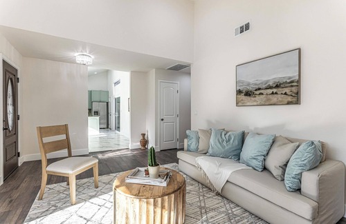 Edenvale House | Single Family home with large private yard in Silicon Valley San Jose.