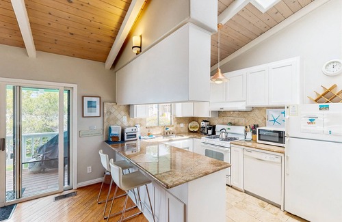 Park Hill House | Single floor home w/ocean views, close to beach - dog friendly & easy access