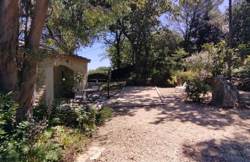 La Capelle-et-Masmolene Villa | Single-storey villa, air conditioning, WiFi, swimming pool and large, quiet garden