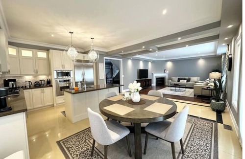 Richmond Hill House | Single House Entire Home 5280Ft² Self Check-in/out 3 Kings 3 Queens