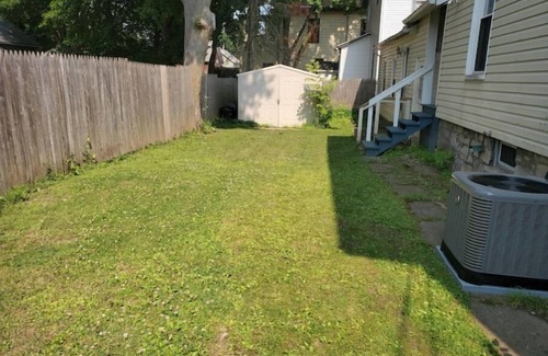 Auburn House | Single level 3 bedroom, fenced yard, central air