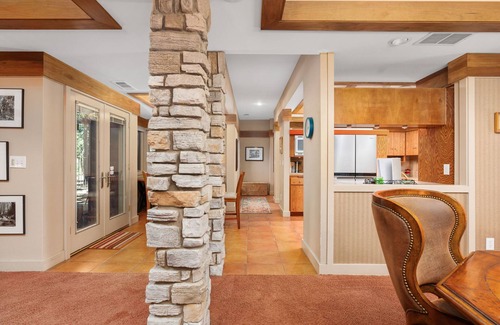 Granite Ridge Cabin | Single level-Fenced in yard for pets & kids!