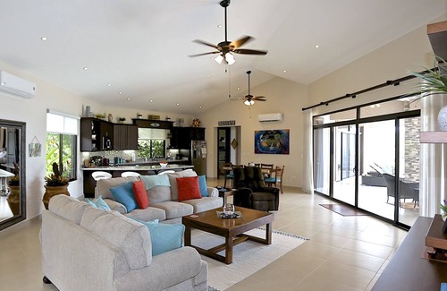 Coco House | Single Level Oceanview Home - 3 King Bedrooms
