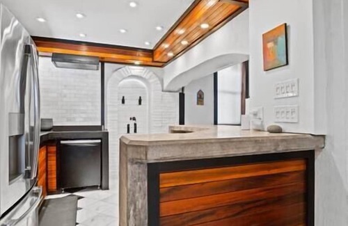 Estate Demarara House | Single Night Bookings Welcome - Tropical Modern Loft - SoHo Style - Concierge