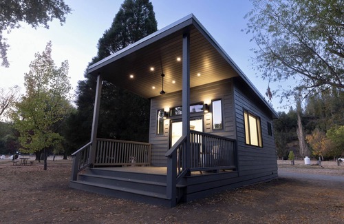 Kelseyville House | Single Queen Cottage - Mandala Springs Wellness Retreat Center