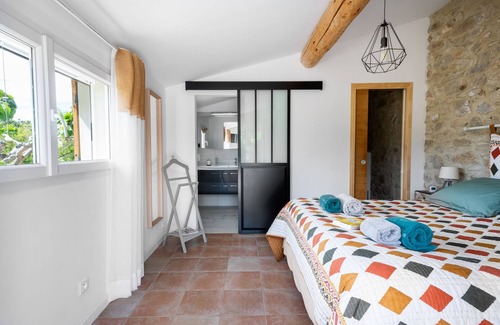 Merindol-les-Oliviers House | Single room-Le Ventoux-Comfort-Ensuite with Bath-Countryside view