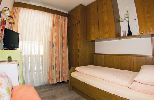 Neusach Apartment | Single Room Goldstern - Kamenhof