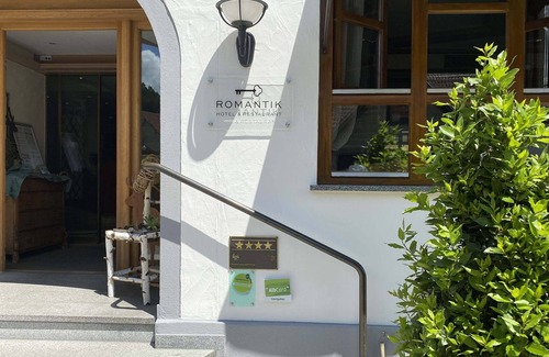 Erpfingen Apartment | Single room Pfaffenberg with balcony, 18 sqm, bathroom with shower