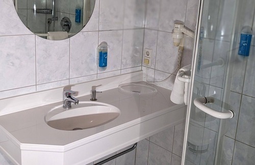 Rastatt Hotel | Single room-Private Bathroom