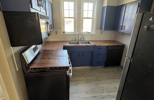 Aliquippa House | Single room rental access to airport, Shell plant , and Beaver Power planet.