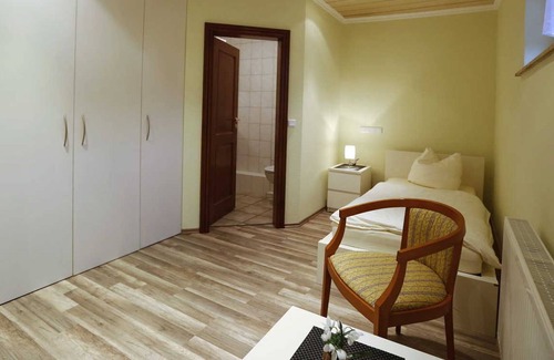 Wallmerod House | Single Room Standard 1 - Corners. Inn - Westerwald