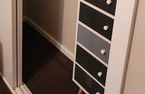 Alfredton House | Single room with private bathroom walking distance to Victoria Park.