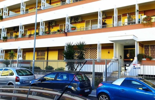 Municipio 2 House | SINGLE ROOM WITH PRIVATE BATH AND BALCONY - Ours is a Friendly House