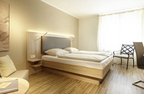 Schweich House | Single room with shower and WC - Hotel "Zum Stern"