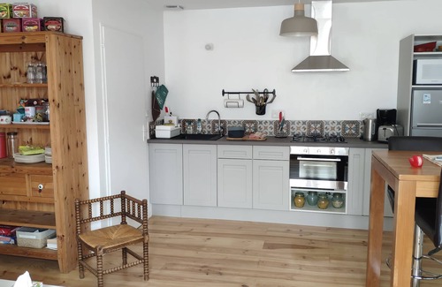 Saint-Pierre-d'Oleron Apartment | Single-storey apartment 2 steps from the market and the pedestrian street of St Pierre