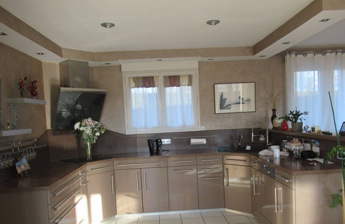 Grezieu-la-Varenne Villa | Single-storey villa with secure saltwater swimming pool