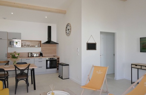 Saint Vivien House | Single-storey house 53m² with terrace and parking in St-Vivien