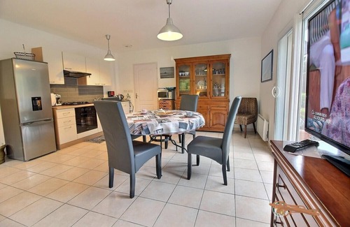 Lanmodez House | Single Storey house, two bedrooms, GR34, TV, WIFI, sea peach