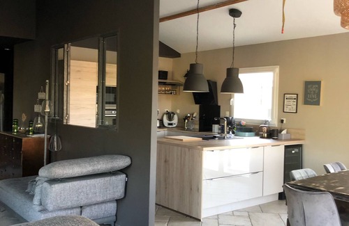 Bouaye Villa | Single storey house with heated pool