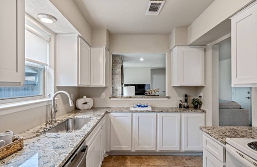 Bedford House | Single Story Home. Walk to shops and restaurants