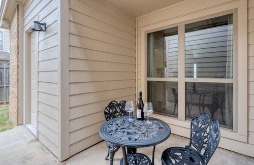 Bedford House | Single Story Home. Walk to shops and restaurants