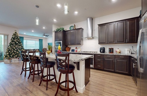 Elk Grove House | Single-story home with private patio, grill, AC, W/D, & central location