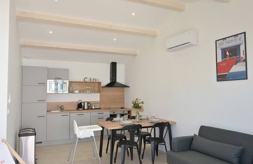 Saint Vivien House | Single-story House with Parking and Air Conditioning near Châtelaillon-Plage