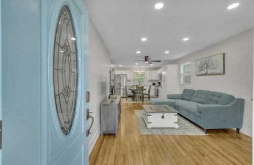 Hope Gardens House | Single Story Pet Friendly Home, with Fenced Yard, Fire Pit, 5min to Downtown!