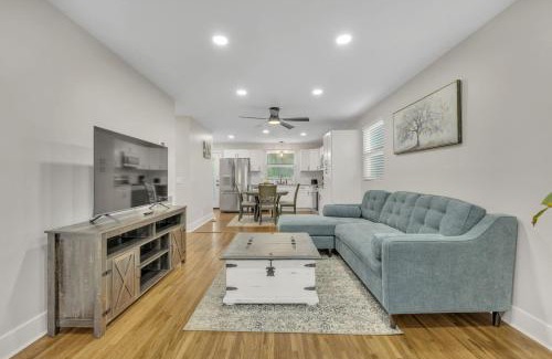 Hope Gardens House | Single Story Pet Friendly Home, with Fenced Yard, Fire Pit, 5min to Downtown!
