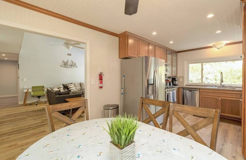 Mission Viejo House | Single Story w/Fast WiFi, Backyard & EV Charger. (Fig Perch)
