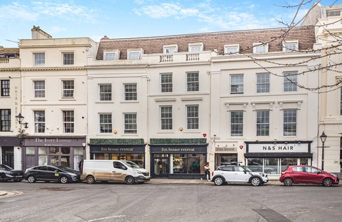 Barbican Apartment | Single Studio Apartment in the City Centre with private En-suite shower room