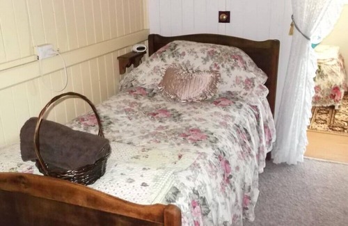 Woolooga Bed & Breakfast | Single Woolooga Australia