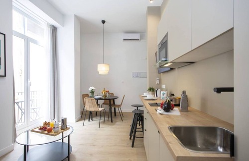 Valencia City Centre Apartment | Singular Stays Mercado Central VI